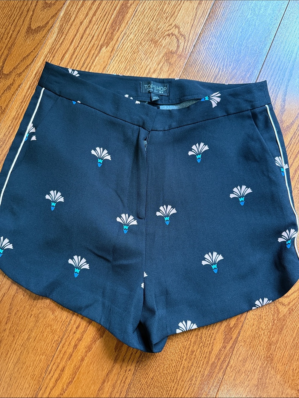 Topshop Black Floral Motif High Waist Women's Shorts